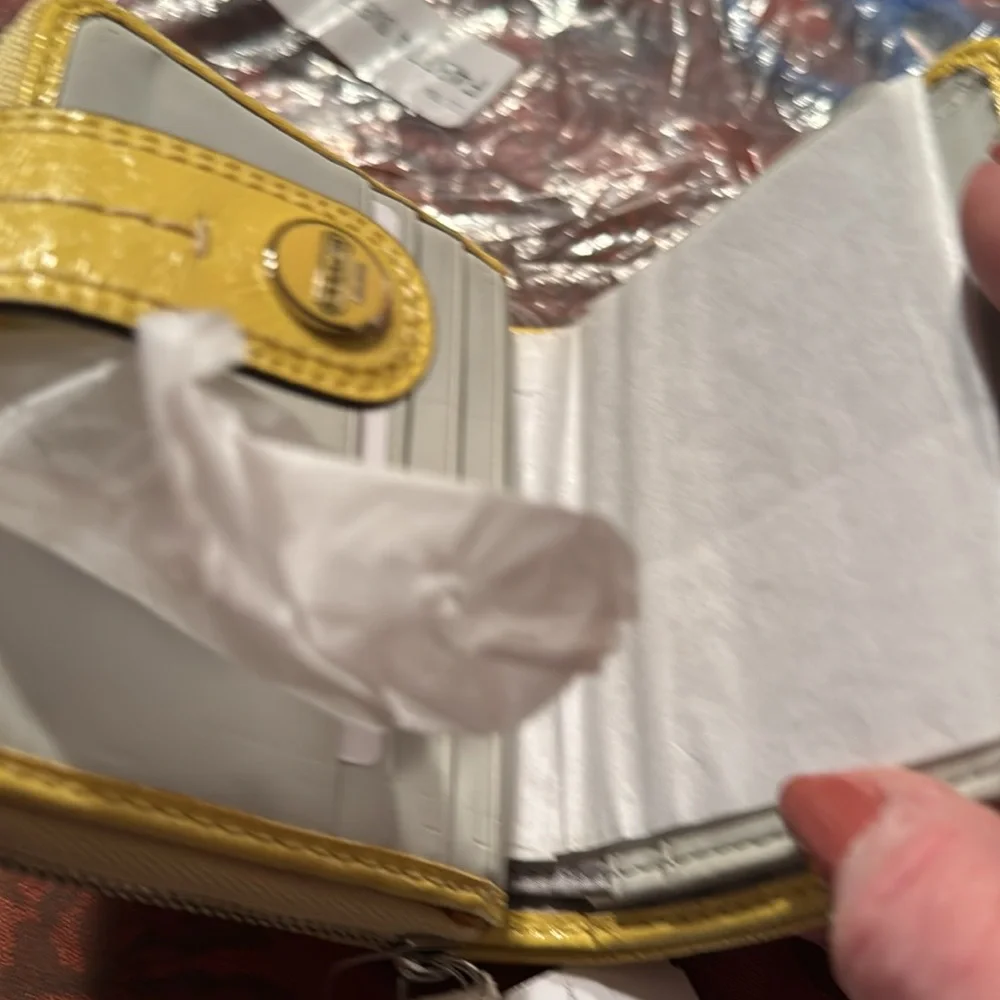 Yellow and Cream Wallet - Picture 6 of 8